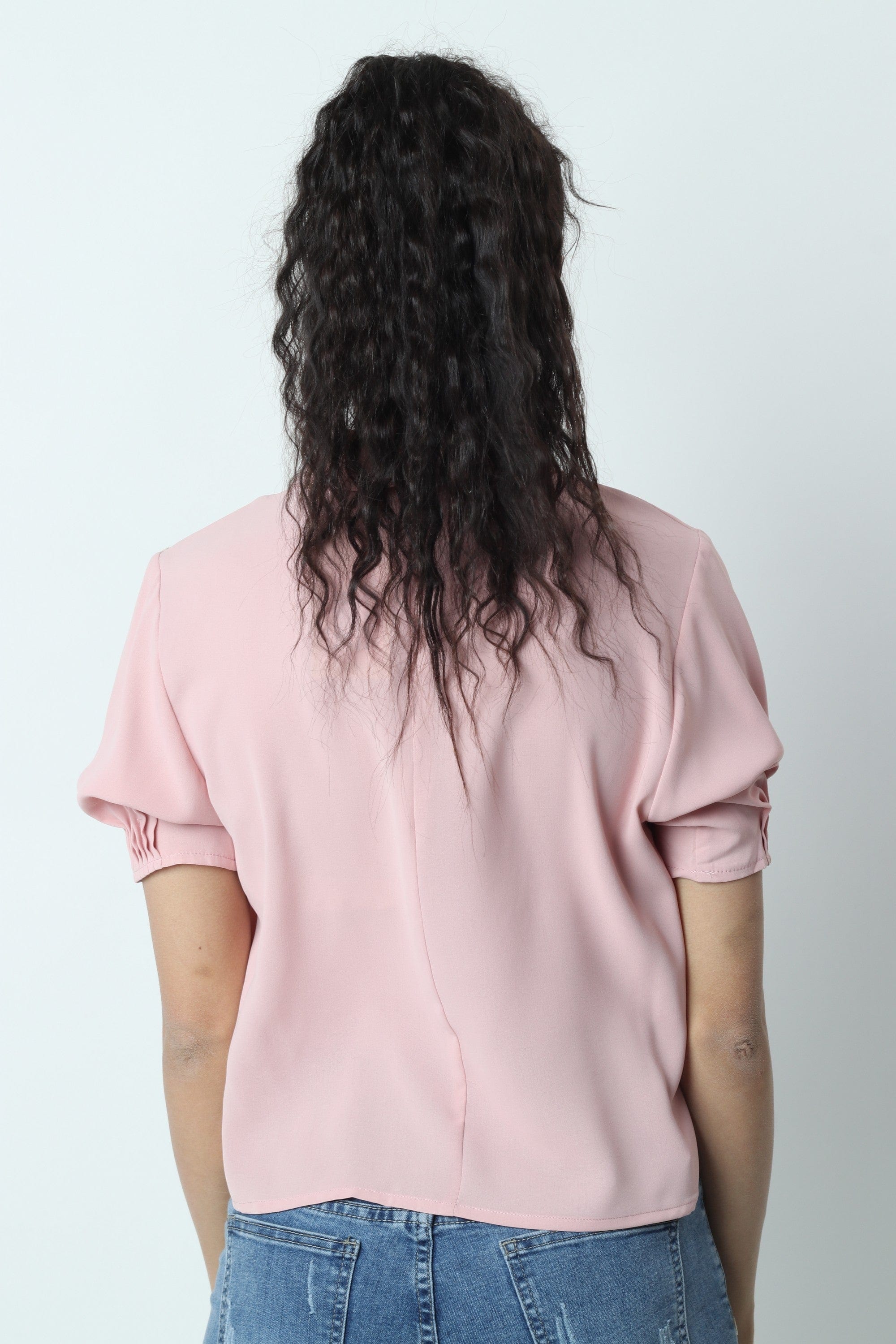 ميكا بلوزة رسمية بياقة مطرزة كم قصير منفوخ نسائي