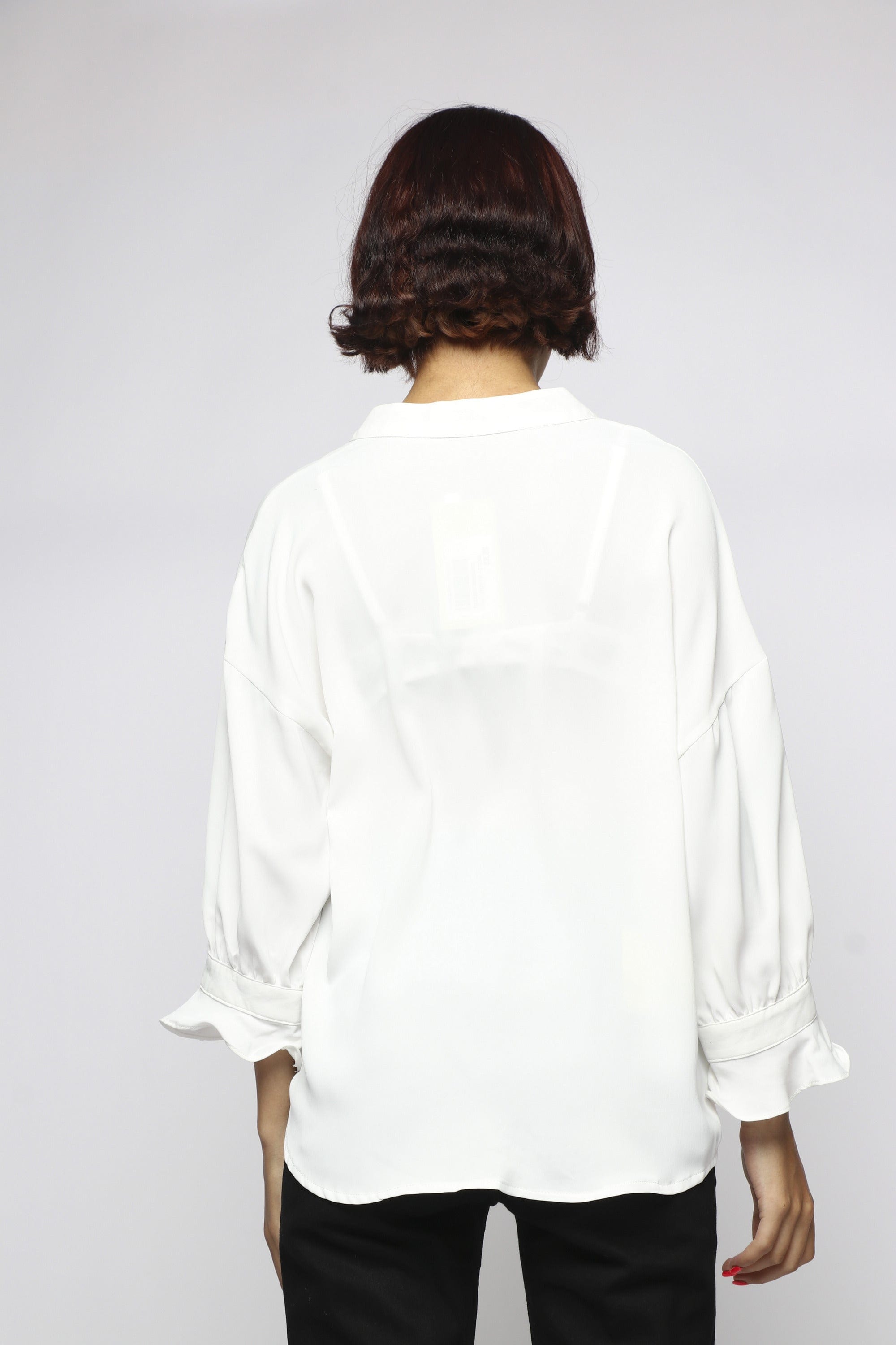 ميكا بلوزة سادة رسمية طويلة من الخلف بياقة 3/4 كم نسائي