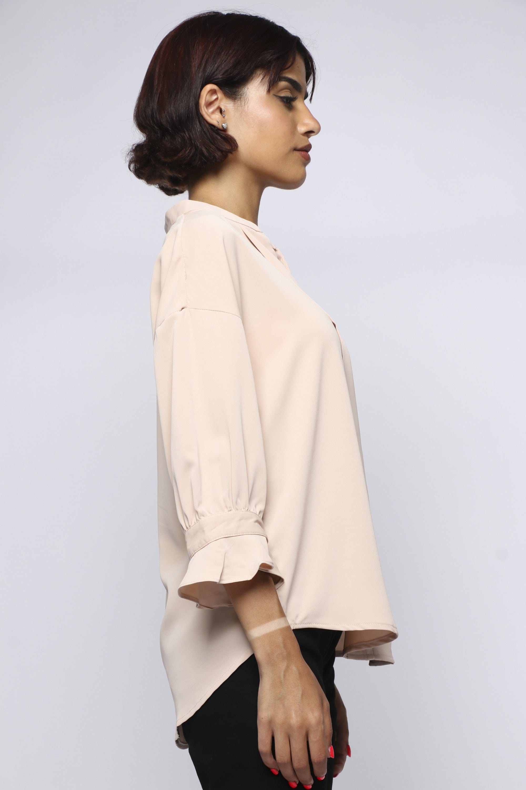 ميكا بلوزة سادة رسمية طويلة من الخلف بياقة 3/4 كم نسائي