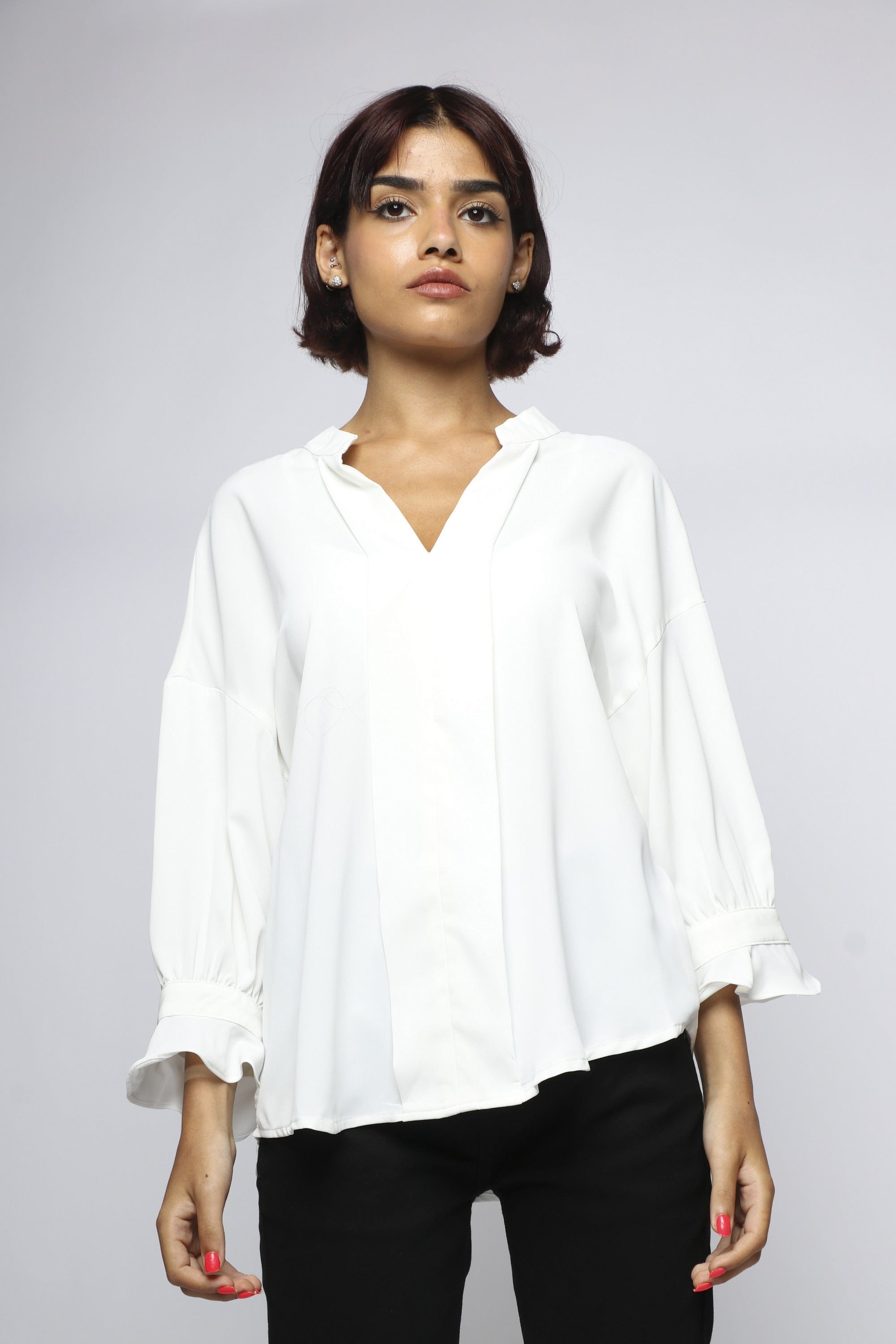 ميكا بلوزة سادة رسمية طويلة من الخلف بياقة 3/4 كم نسائي