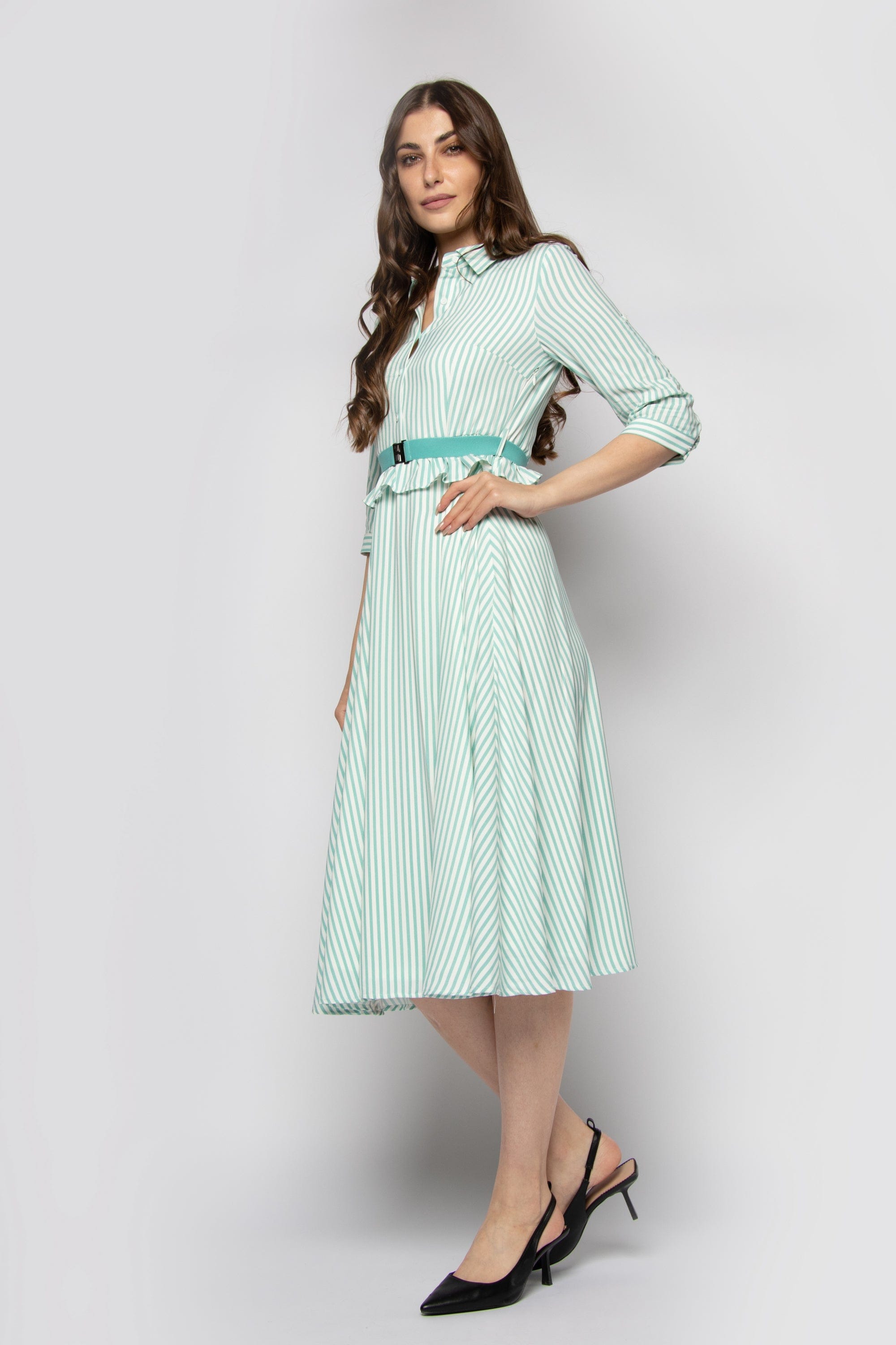 ميكا فستان ميدي مخطط بالطول مع حزام على الوسط