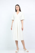 ميكا فستان ميدي ملفوف منقط بكم قصير