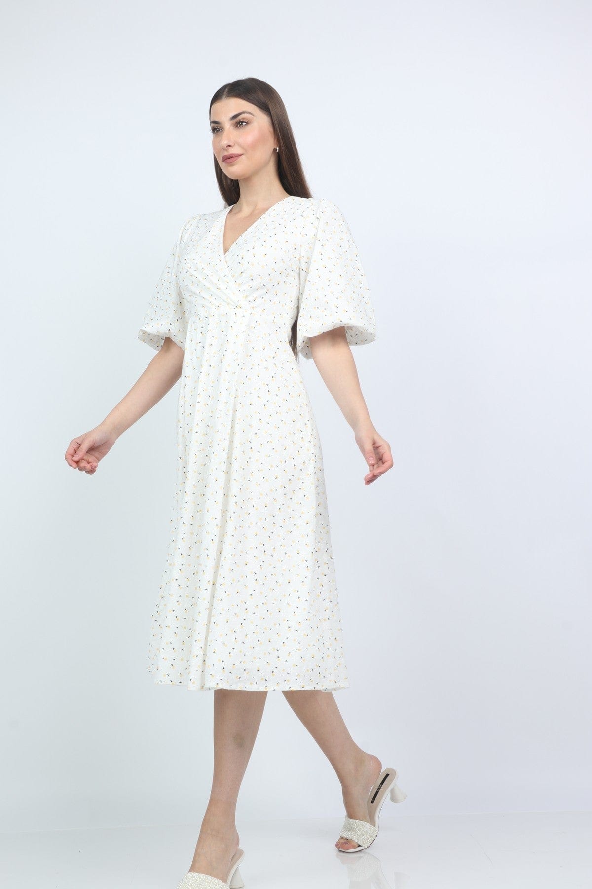 ميكا فستان ميدي ملفوف منقط بكم قصير