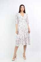 ميكا فستان ميدي منقوش ورد بفتحة رقبة ٧ كم قصير