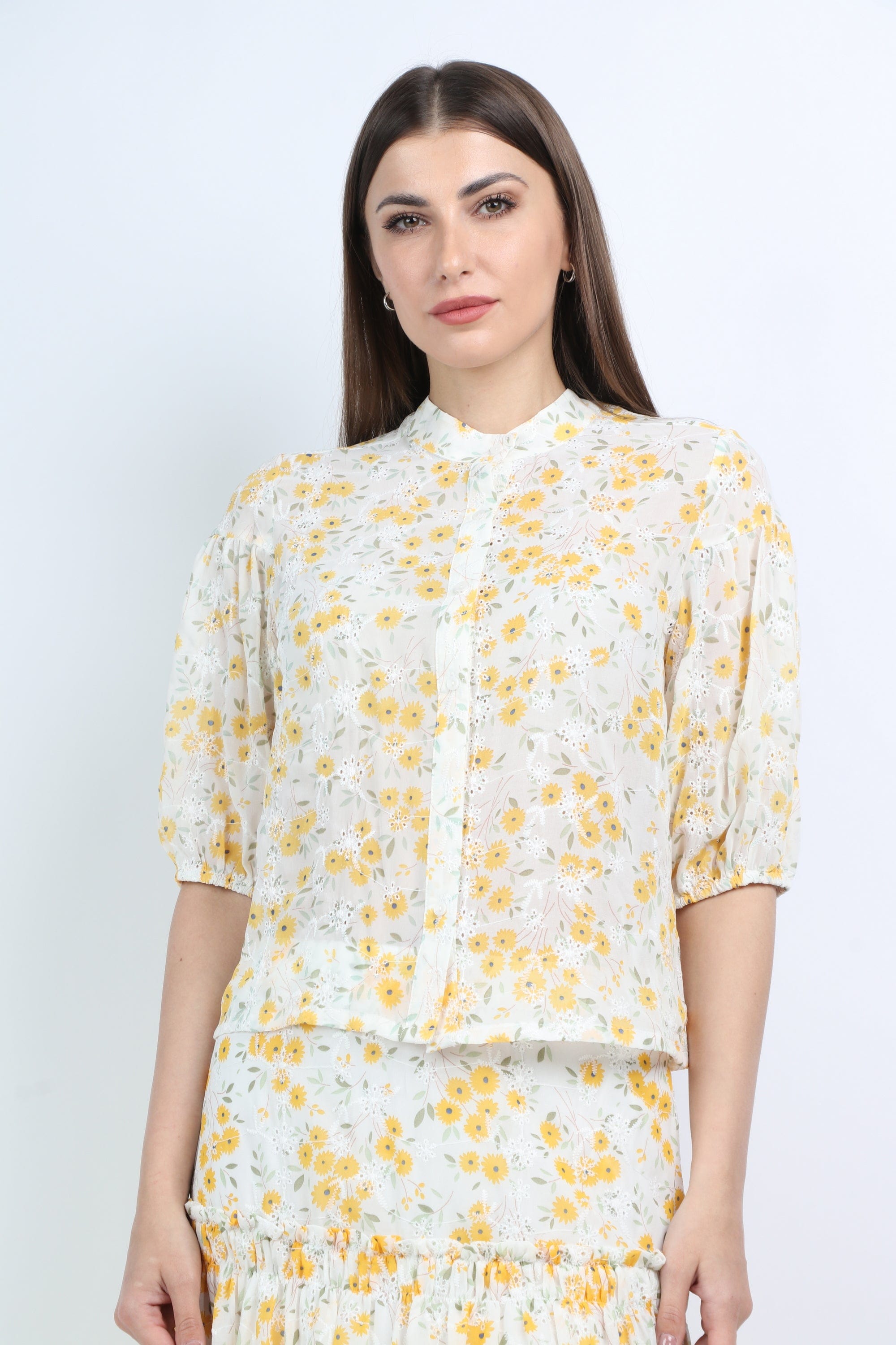 ميكا بلوزة مشجرة بياقة قصيرة نص كم منفوخ نسائية