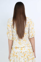 ميكا بلوزة مشجرة بياقة قصيرة نص كم منفوخ نسائية