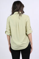 ميكا قميص بأزرار أمامية بكشكشة فرنسية كم طويل نسائي