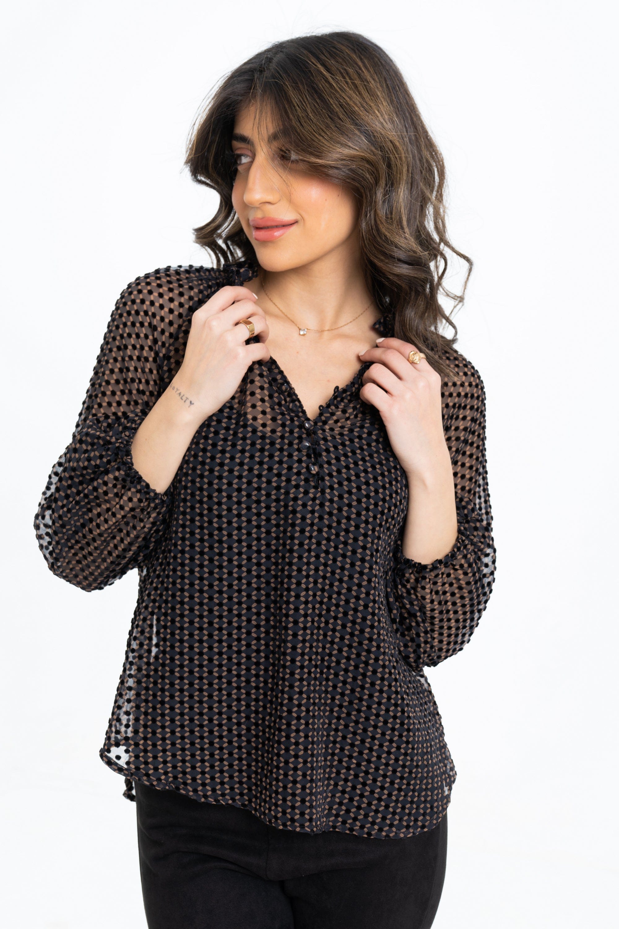 ميكا بلوزة شفافة منقوشة كم طويل بف نسائي أسود