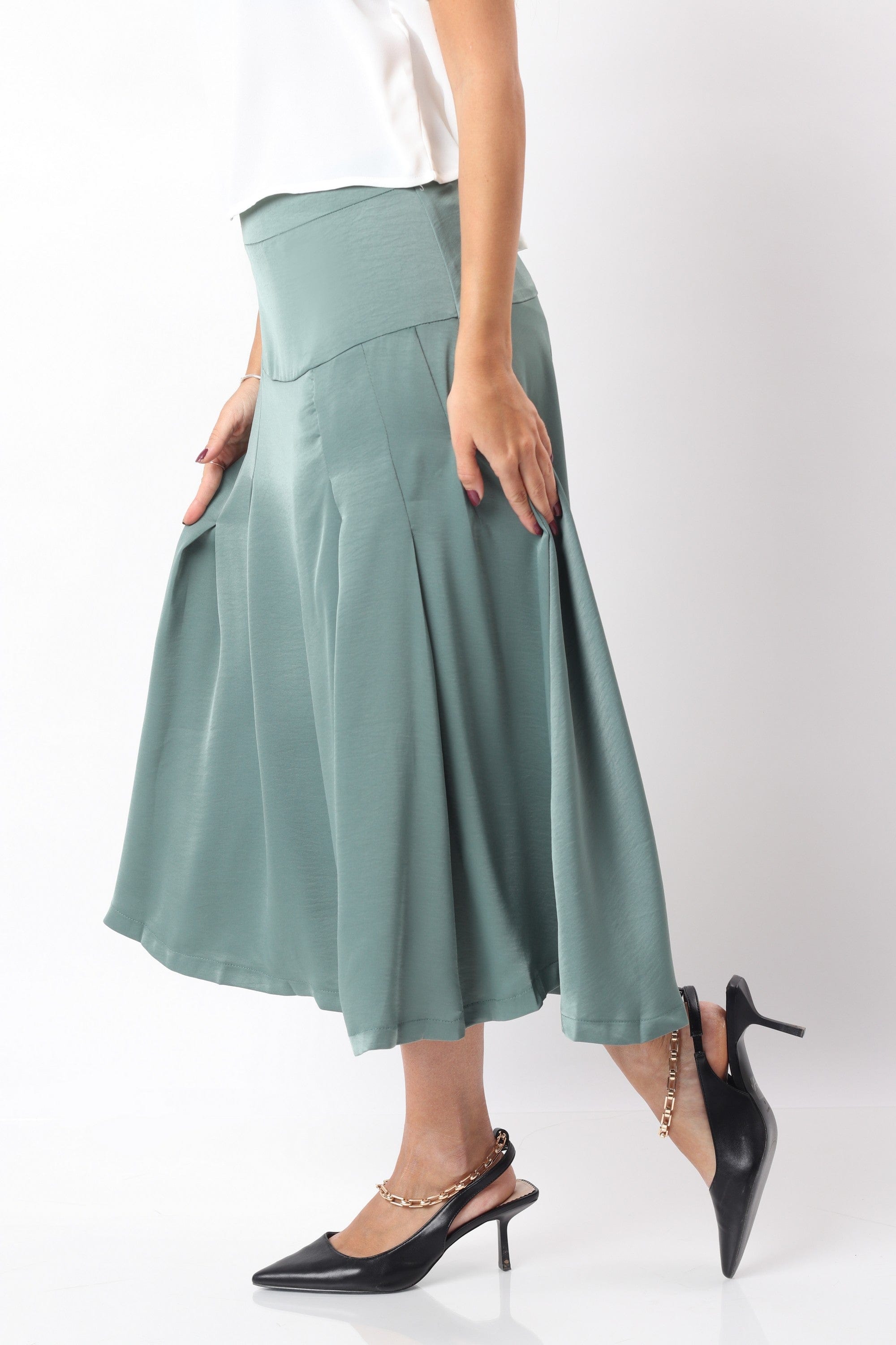 ميكا تنورة ميدي هاي ويست واسعة