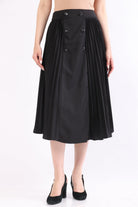 ميكا تنورة ميدي بليسية مزينة بأزرار جانبية