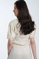 ميكا توب قصير مضلع بأزرار أمامية نص كم نسائي