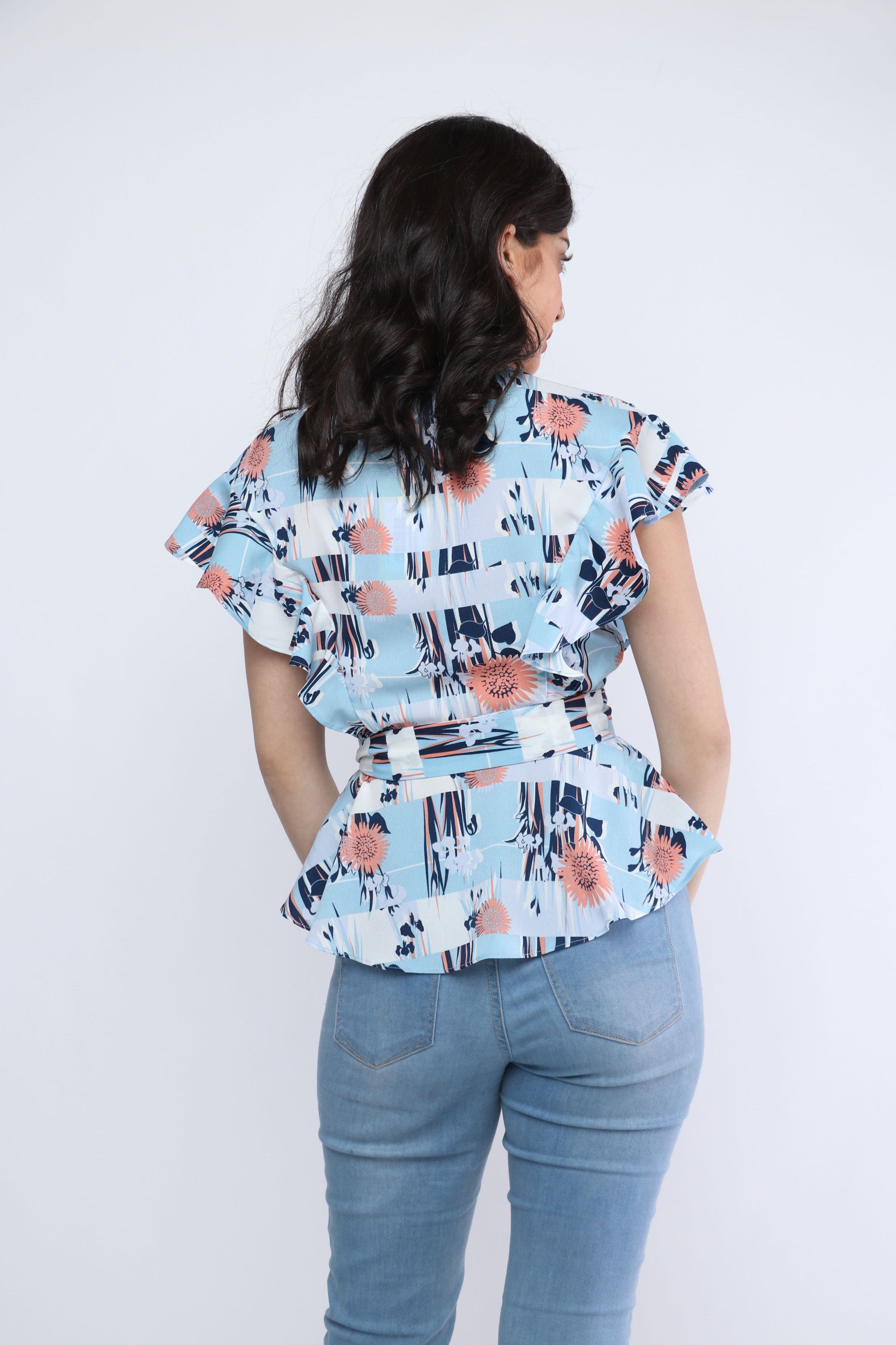 ميكا بلوزة بأكمام قصيرة فراشة مزموم من الخصر