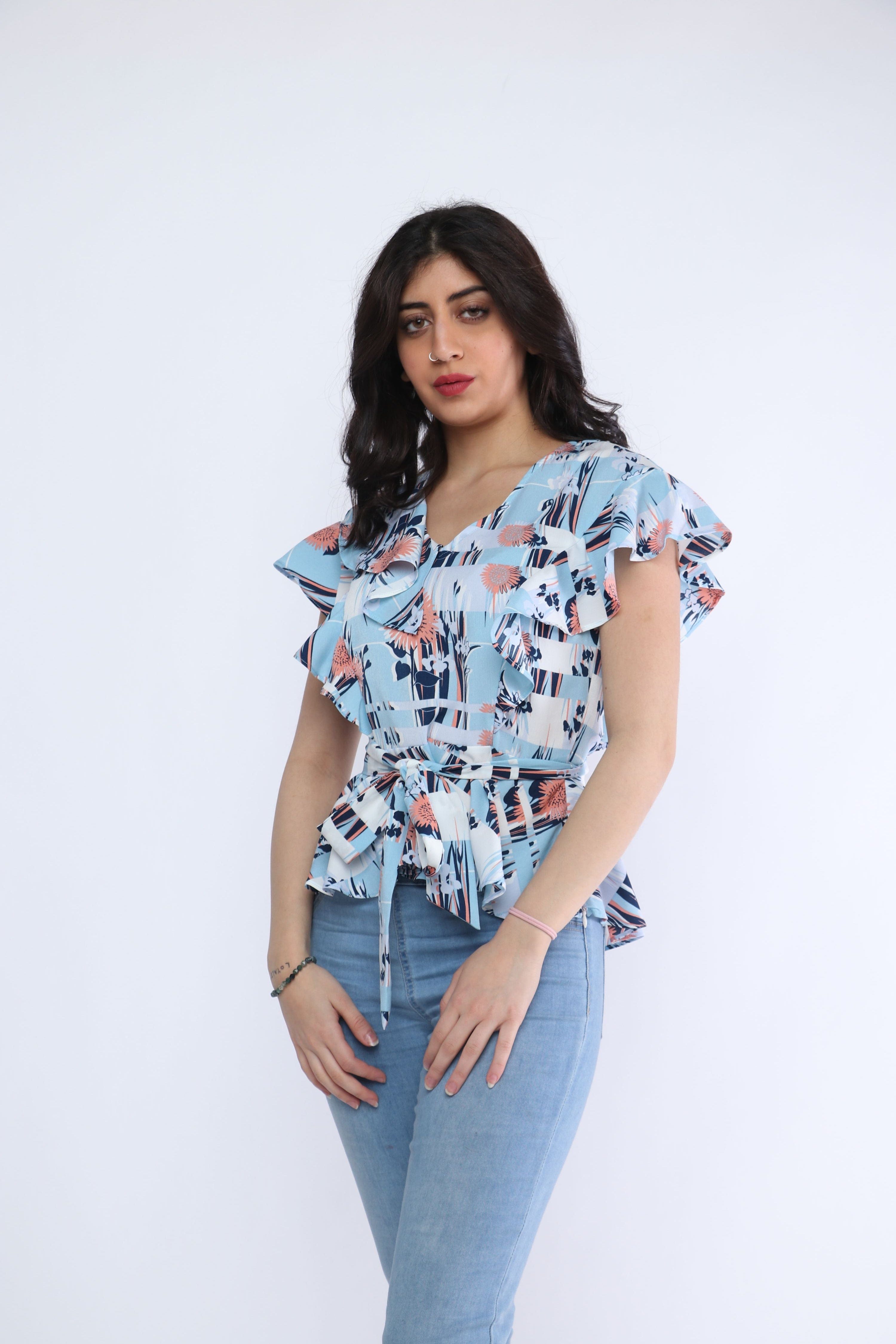 ميكا بلوزة بأكمام قصيرة فراشة مزموم من الخصر