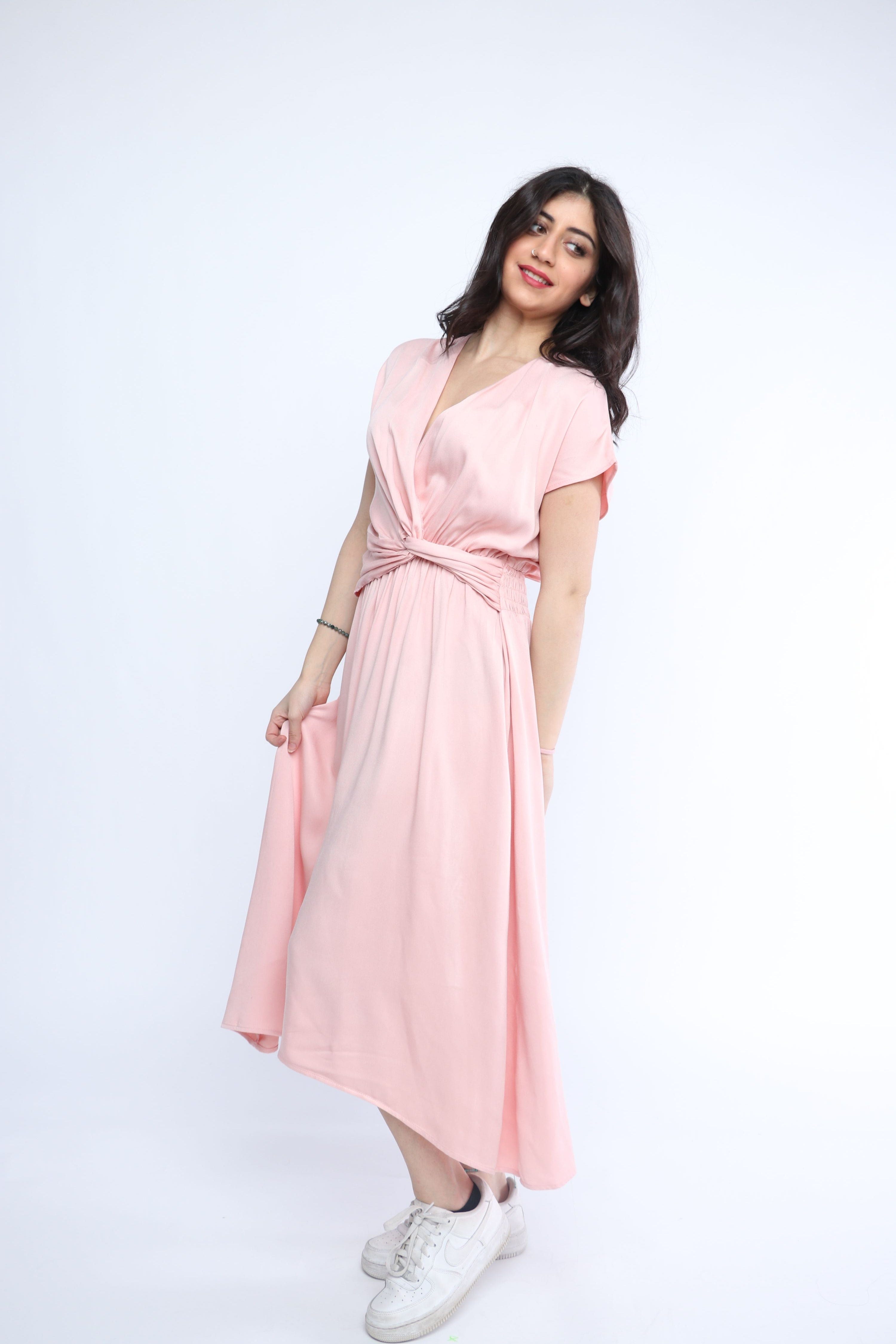 ميكا فستان ميدي بأكمام قصيرة لف بخصر مطاطي