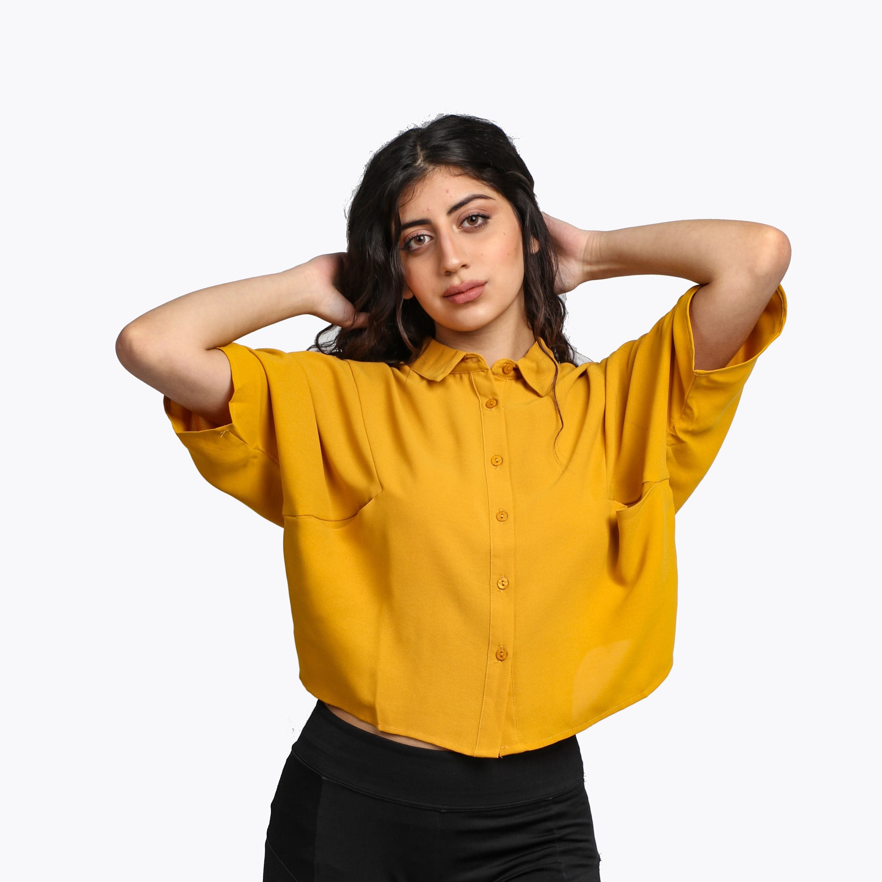 ميكا بلوزة قصيرة نسائية بياقة قصيرة