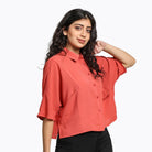 ميكا بلوزة قصيرة نسائية بياقة قصيرة