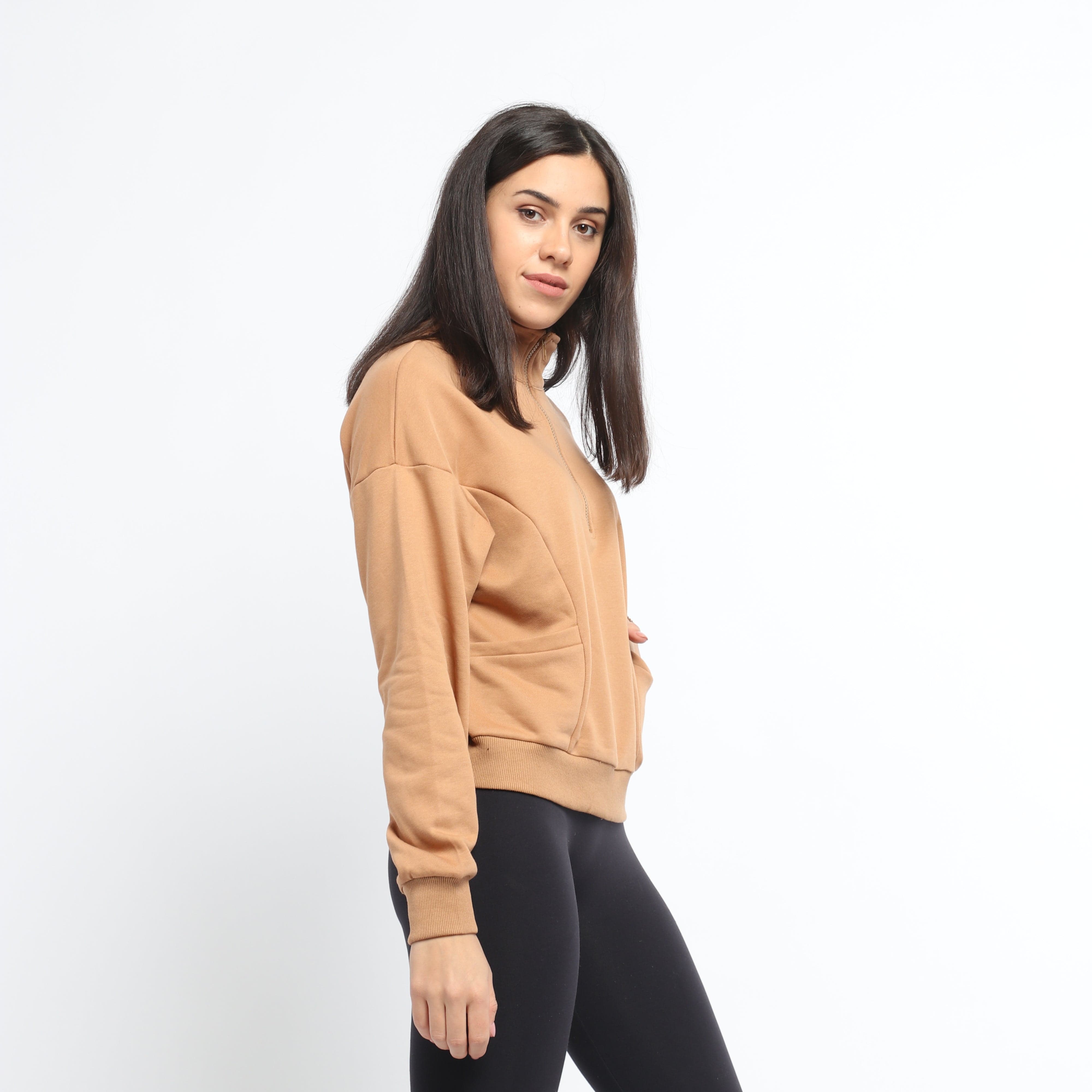 ميكا بلوزة سادة بسحاب طويل بجيوب جانبية بأكمام طويلة