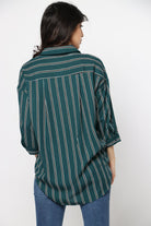 ميكا بلوزة بكسرة أمامية مخطط بالطول بأكمام 3/4