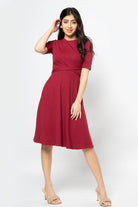 ميكا فستان ميدي أكمام قصير مزموم بياقة دائرية