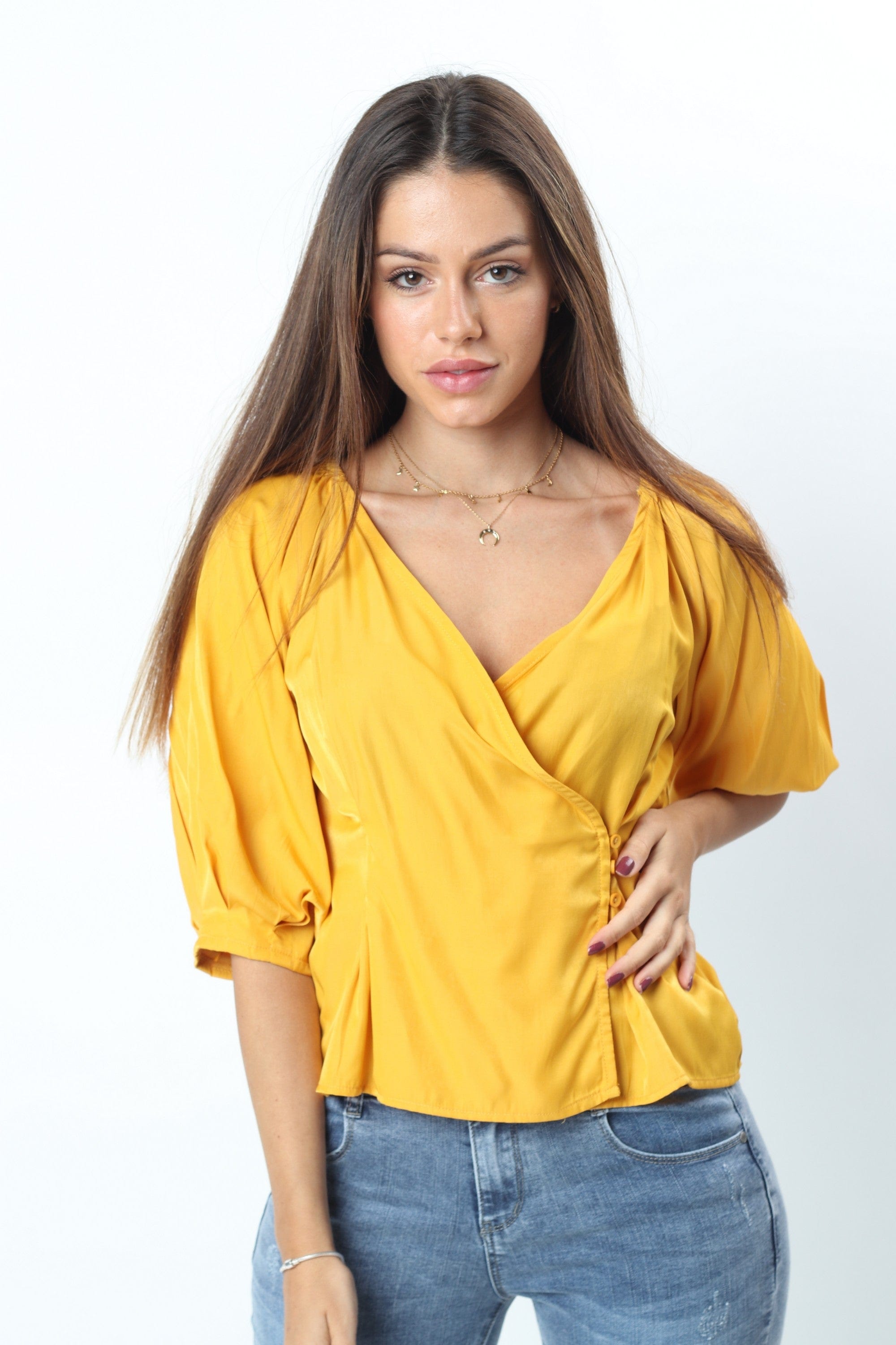 ميكا بلوزة لف بأزرار جانبية 3/4 كم