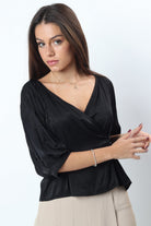 ميكا بلوزة لف بأزرار جانبية 3/4 كم