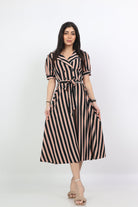 ميكا فستان ميدي مخطط بالطول بجزام بكم قصير