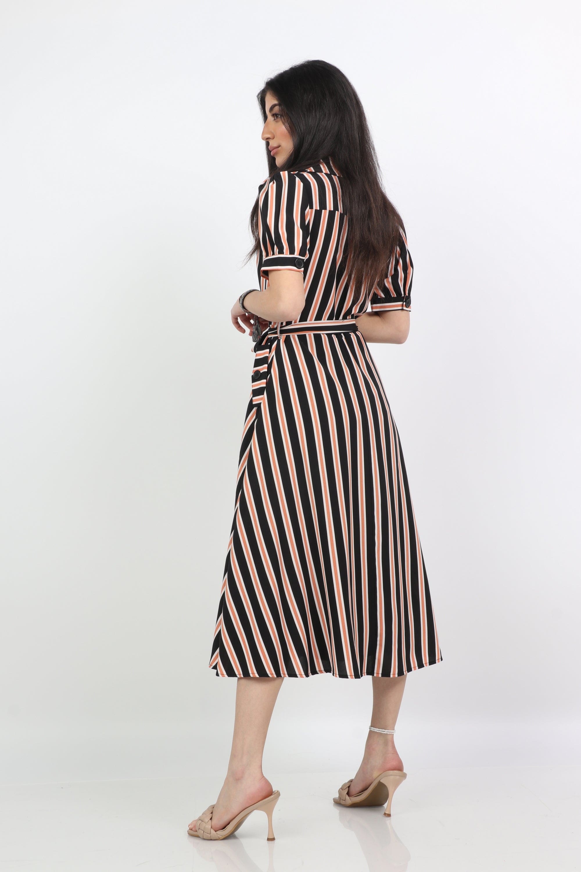 ميكا فستان ميدي مخطط بالطول بجزام بكم قصير