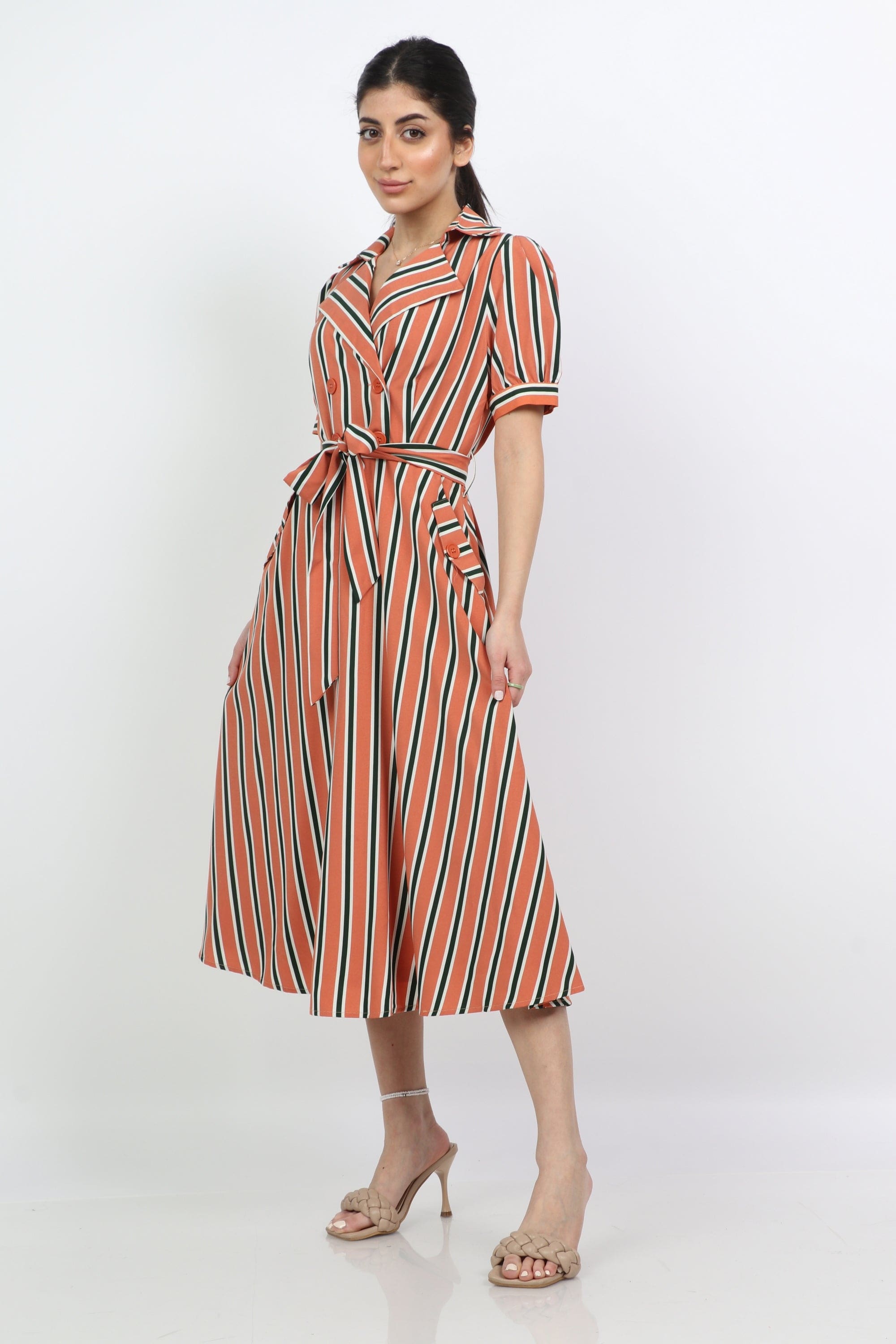 ميكا فستان ميدي مخطط بالطول بجزام بكم قصير