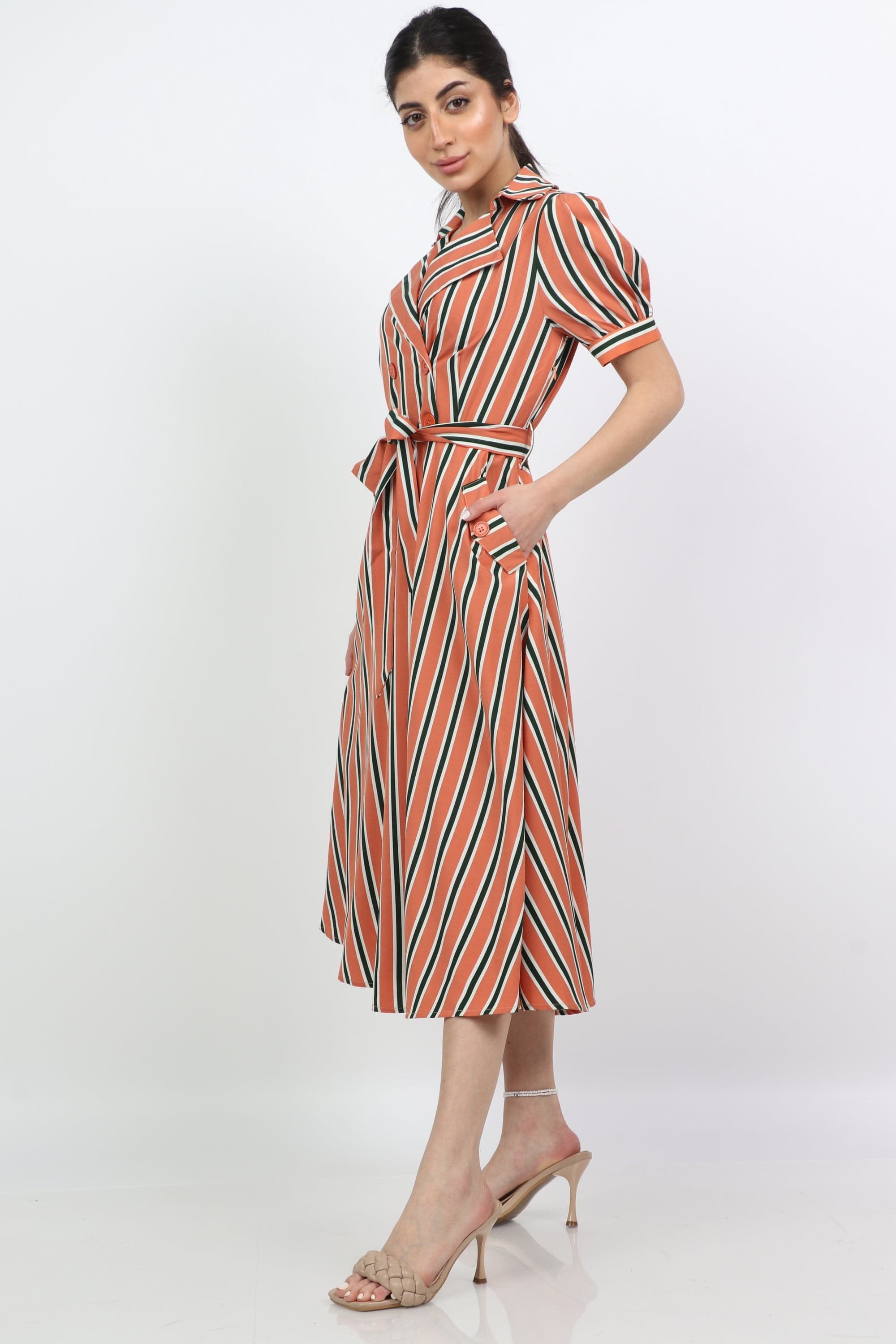 ميكا فستان ميدي مخطط بالطول بجزام بكم قصير