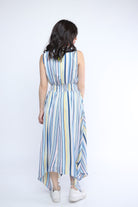 ميكا فستان ميدي بدون أكمام مقلم مزموم من الخصر ازرق/زهري