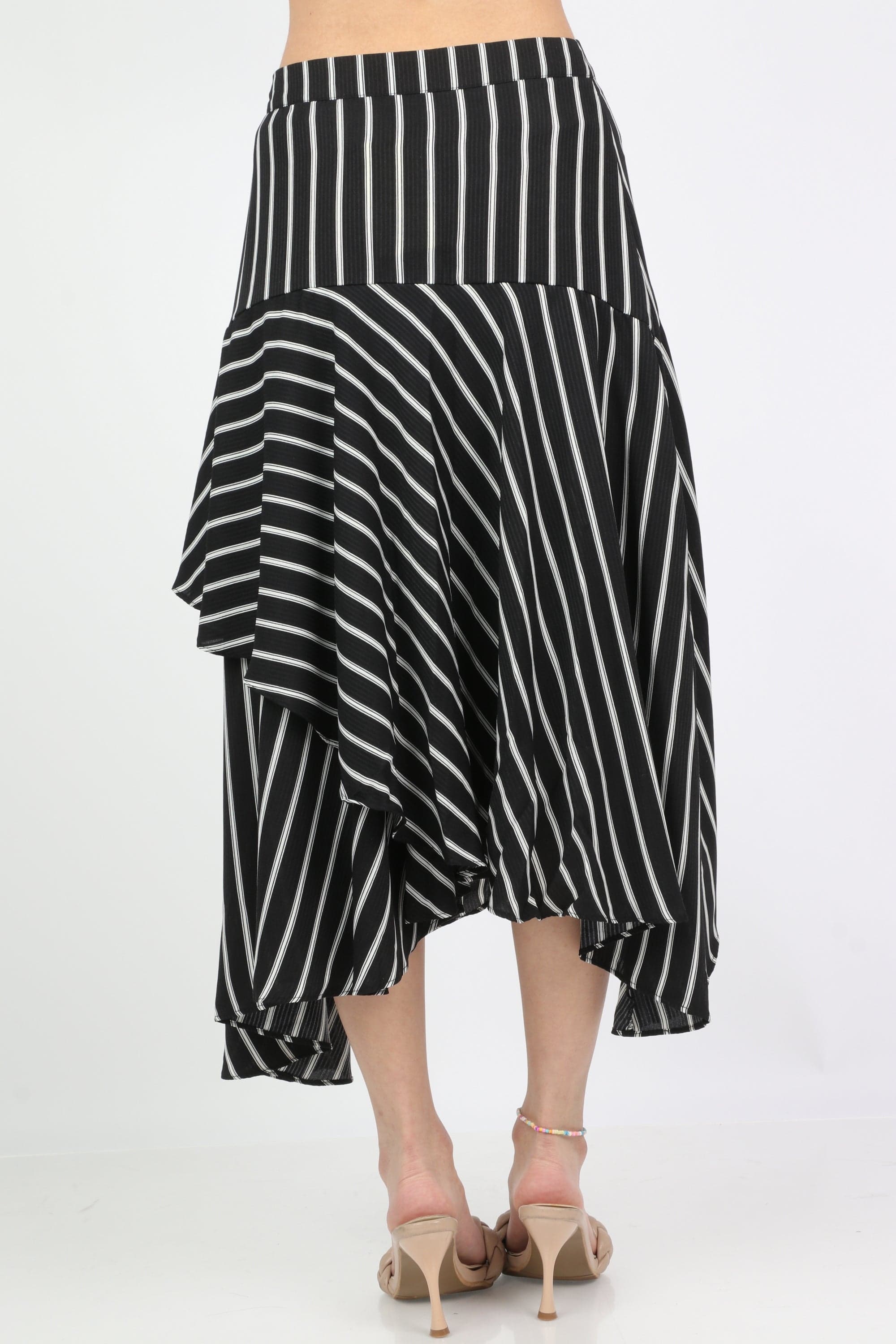 ميكا تنورة ميدي مخططة طبقات طويلة من الجانبين