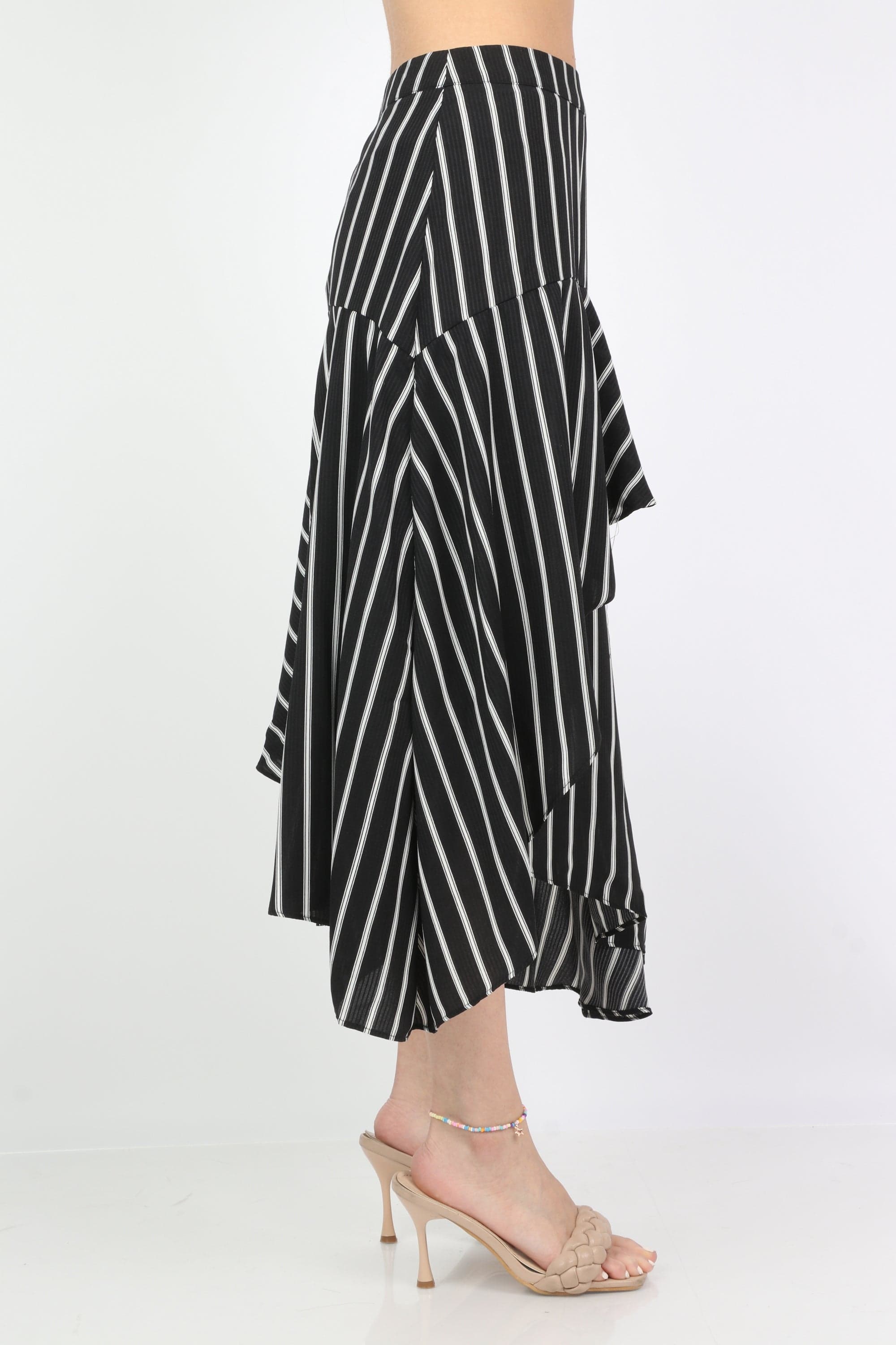 ميكا تنورة ميدي مخططة طبقات طويلة من الجانبين