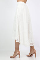 ميكا تنورة ميدي طويلة من الخلف مطرزة تظريز ناعم