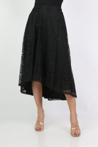 ميكا تنورة ميدي طويلة من الخلف مطرزة تظريز ناعم