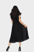 ميكا فستان ميدي بدون أكمام فراشة طبقتين