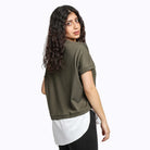 ميكا بلوزة ببيزك من أسفل سادة بأكمام قصيرة