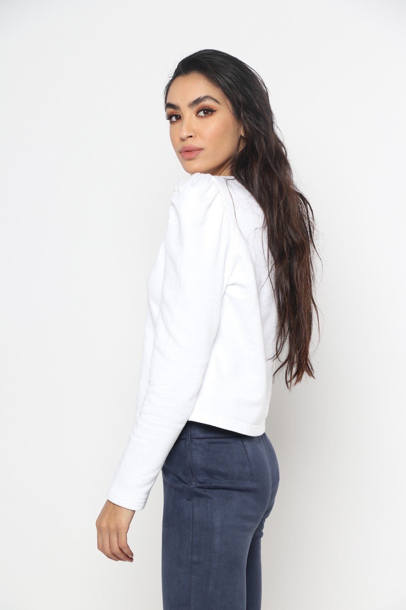 ميكا بلوزة سادة بكتف مرتفع بأكمام طويلة