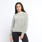 ميكا بلوزة سادة بياقة بيضاء بأكمام طويلة