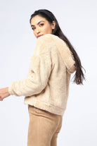 ميكا بلوزة فرو بسحاب وقبعة بأكمام طويلة