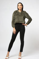 ميكا بلوزة فرو بسحاب وقبعة بأكمام طويلة