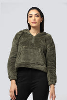 ميكا بلوزة فرو بسحاب وقبعة بأكمام طويلة