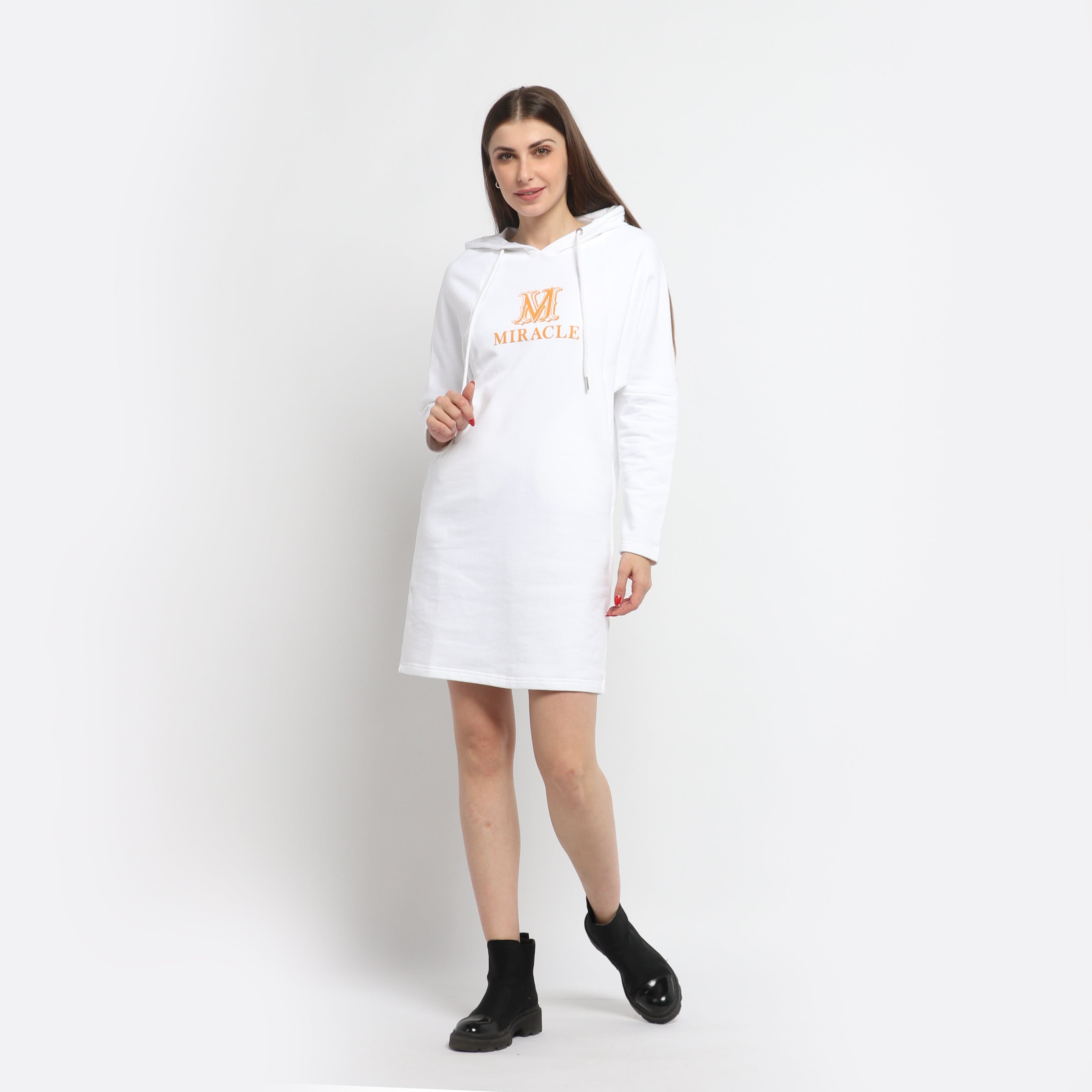 ميكا فستان قصير بطبعة على الصدر بأكمام طويلة وجيوب جانبية