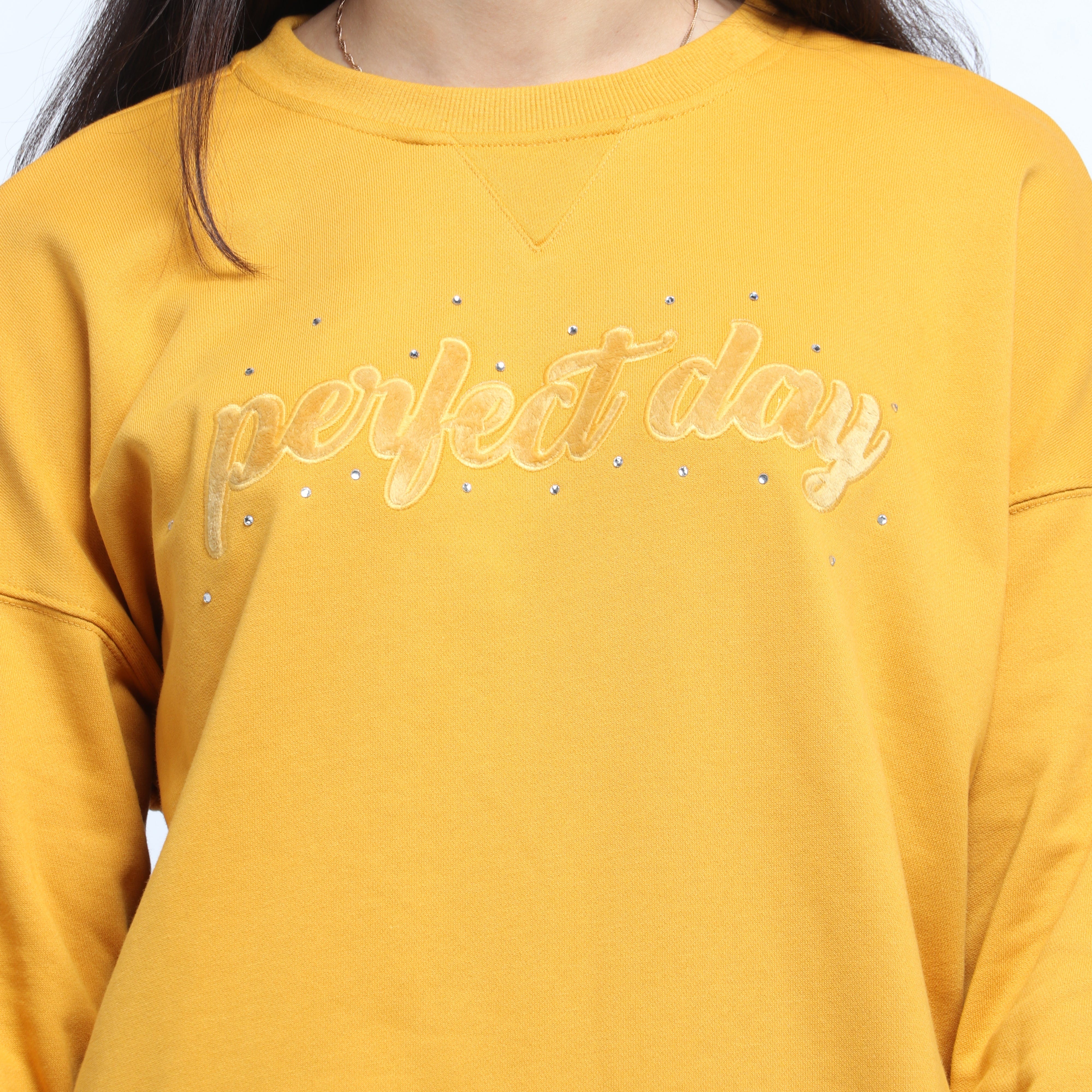 ميكا بلوزة بأكمام طويلة شتوية بطبعة على الصدر