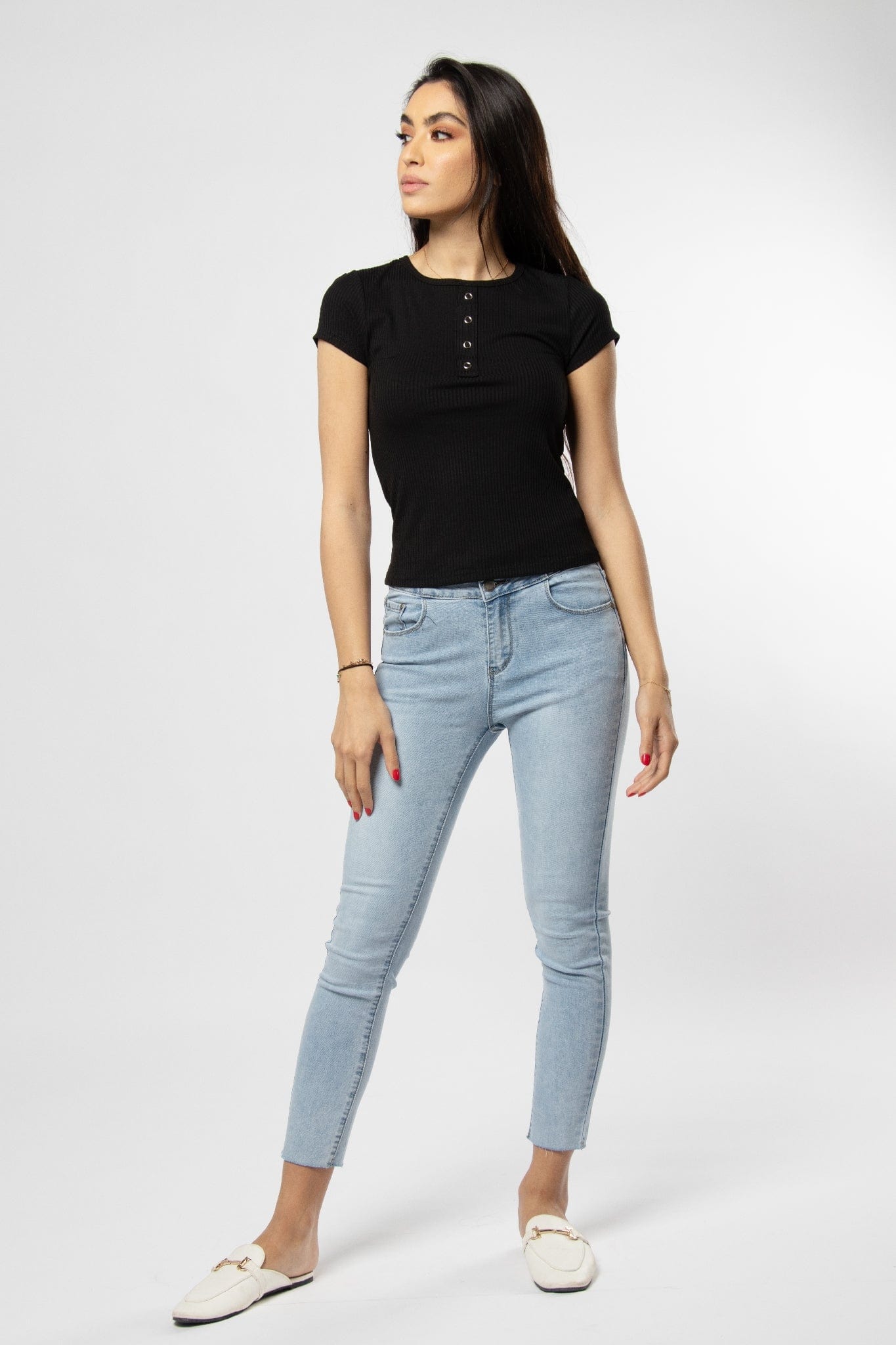 ميكا بلوزة بأكمام قصيرة سادة بياقة دائرية