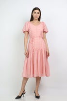 ميكا فستان ميدي بخصر مزين بأزرار أمامية بكم قصير