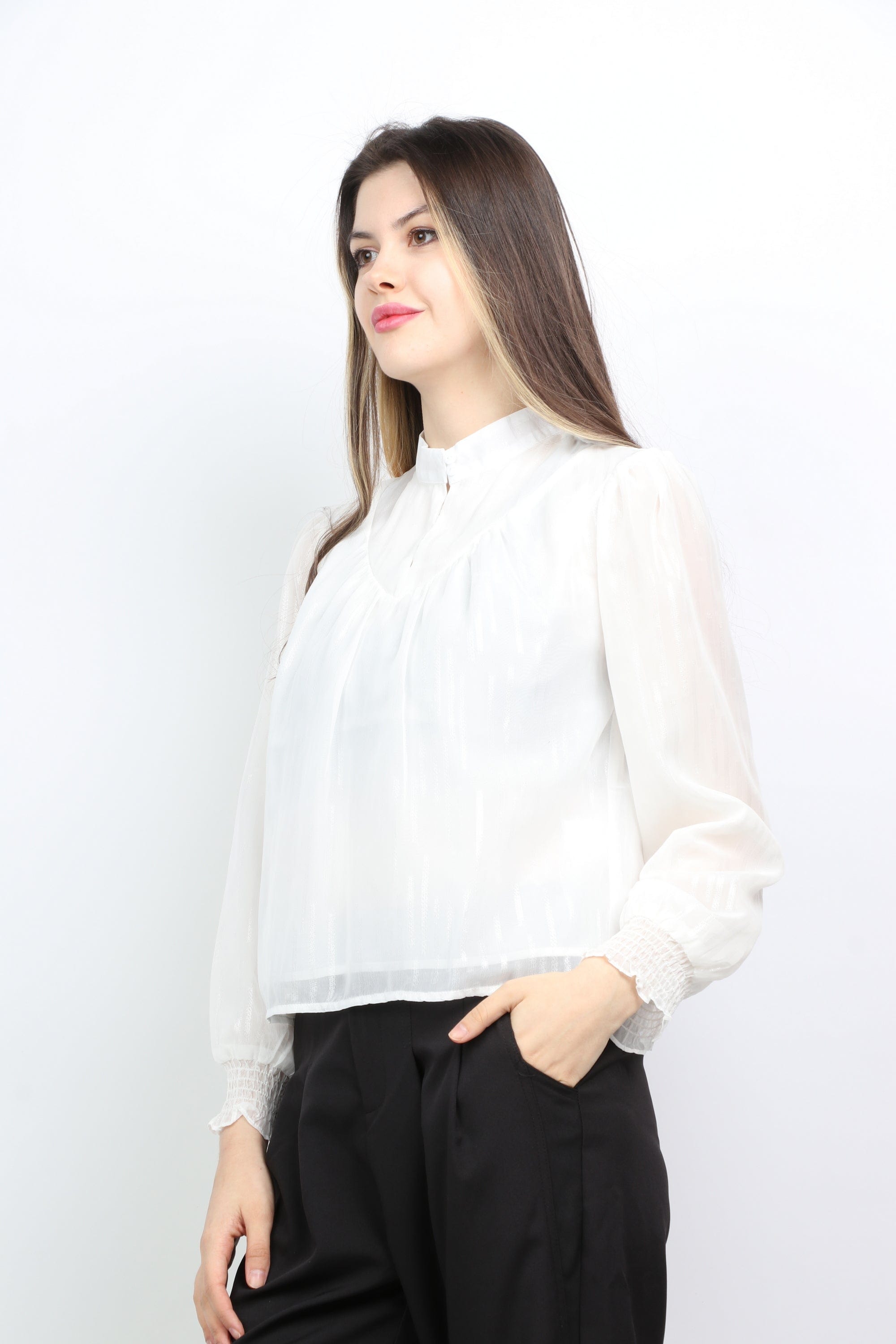 ميكا بلوزة سهرة بزرار وفتحة صدر وكم طويل نسائي