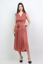 ميكا فستان ميدي منقوش بحزام خصر بدون كم