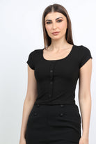 ميكا بلوزة ياقة مريعة بأزرار أمامية كم قصير نسائي