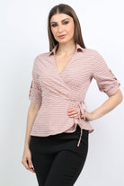 ميكا بلوزة لف برباط وياقة وفتحة سبعة منقوش 3/4 كم نسائي