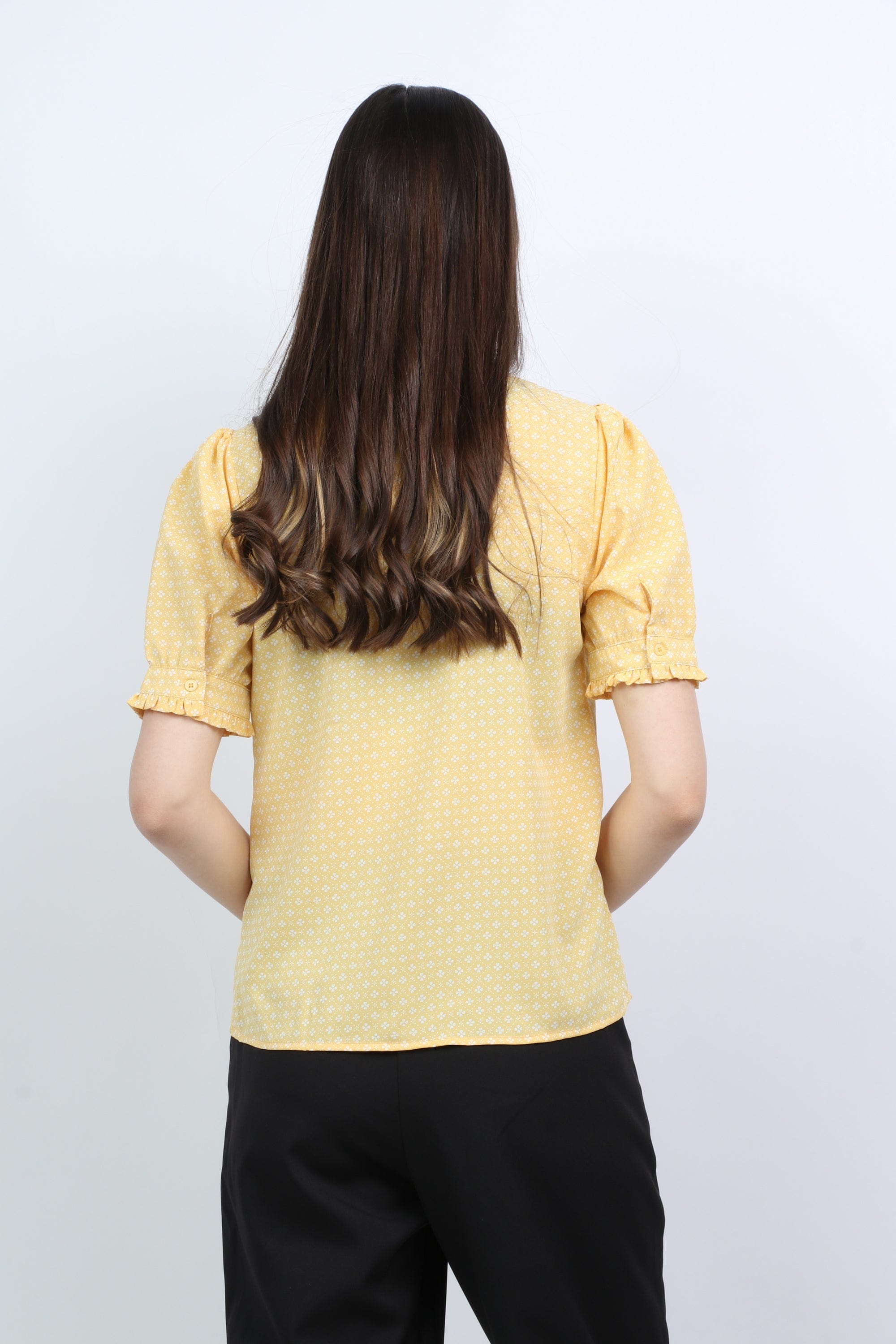 ميكا قميص منقوش بأزرار أمامية بياقة صغيرة نسائي